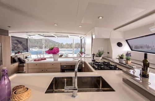 Alimos Boat Rental | Sun-Kissed Sailing Adventure in Islas Sarónicas