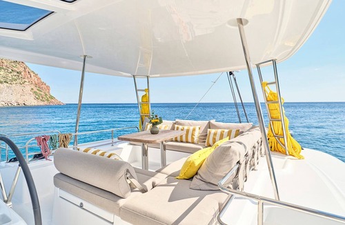 Alimos Boat Rental | Sun-Kissed Sailing Adventure in Islas Sarónicas
