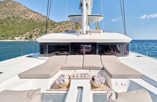 Alimos Boat Rental | Sun-Kissed Sailing Adventure in Islas Sarónicas