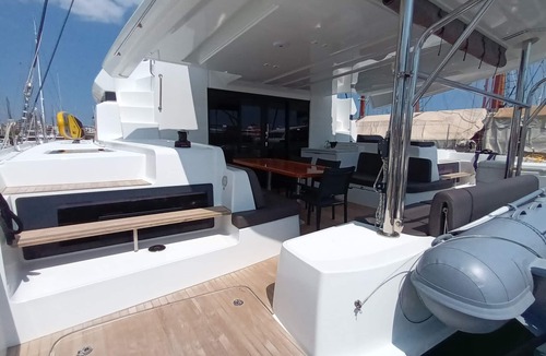 Alimos Boat Rental | Sun-Kissed Sailing Adventure in Islas Sarónicas