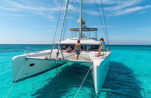 Alimos Boat Rental | Sun-Kissed Sailing Adventure in Islas Sarónicas