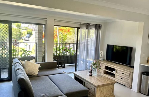 Tugun Apartment | Sun Sand and Suite Dreams - 2-br suite w/large bathroom in Tugun, pet-friendly!