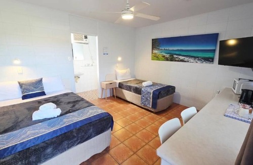 Biggera Waters Hotel | Sunburst Motel