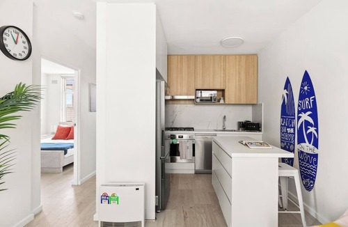 Bondi Apartment | Sundeck Surfscape Upbeat Beachside Living in Bondi
