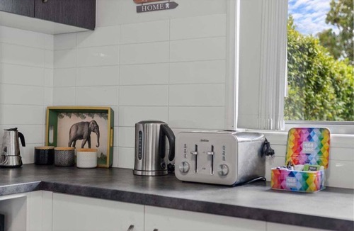 Little Mountain Villa | Sunny Coast 3BR Family Hinterland Retreat
