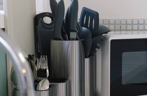 Sunnybank House | Sunnybank Dual Stay: 4BR Home + Studio, Sleeps 12
