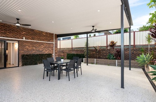 Sunnybank Hills House | Sunnybank Hills Retreat 6 Beds Near Market Square