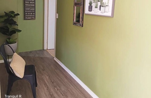 Eight Mile Plains Apartment | Sunnybank Resort Style Room
