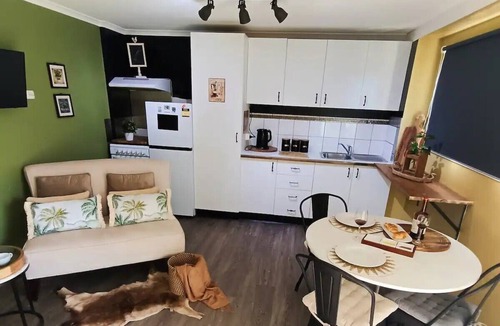 Eight Mile Plains Apartment | Sunnybank Resort Style Room