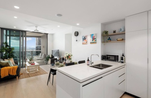 Brisbane Central Business District Apartment | Sunset River View/Queens Wharf/Casino/CBD Riverfront/Top Facility