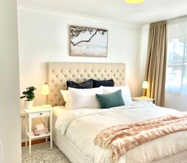 St Marys House | Sunshine Retreat Modern 3BR Haven