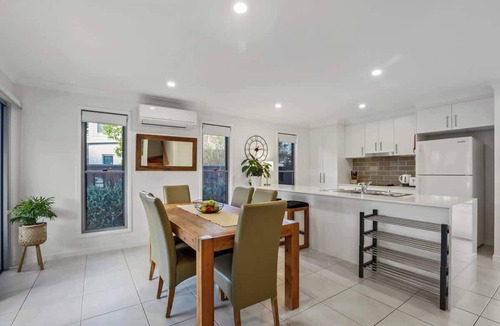 Maroochydore House | Sunshine Splendour Central & Close to Everything