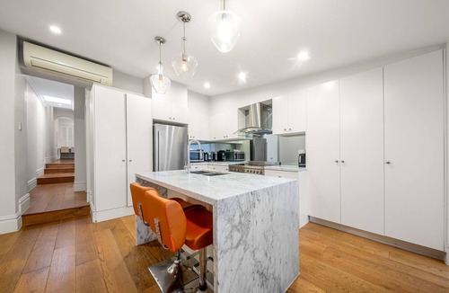 Woollahra House | Superb Location Between City & Bondi Beach in Bondi Junction