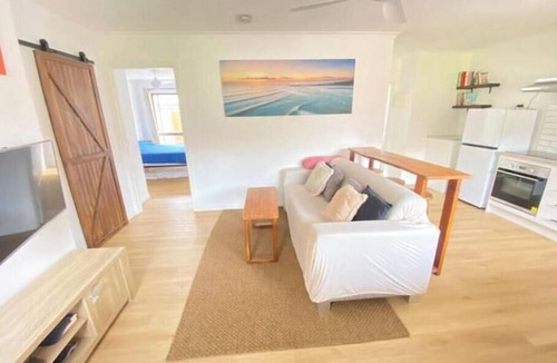 Currumbin Apartment | Surf, Beach, Fishing, Fishing, Relaxing, SUP, paddling, Restaurants, cafes