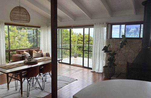 Lower Beechmont House | Surrounded by nature with panoramic mountain views