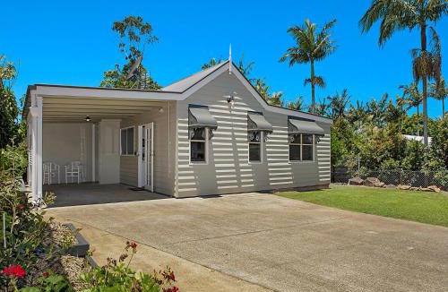 Maleny Apartment | Sweet Cottage, sleeps 4 - stroll to Maleny