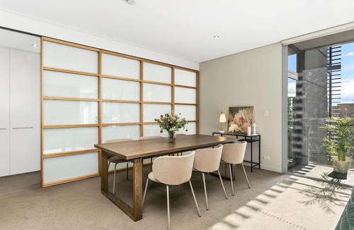 Pyrmont Apartment | Sydney - PYRM2 - Distillery Drive - Stylish 2BR + Study with Pool Gym Near Darling Harbour The Star Casino