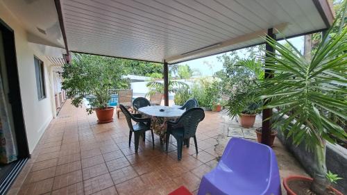 Pirae House | TAHITI - Teakavehere Pool