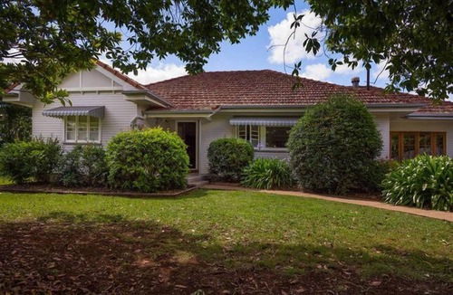 Maleny House | Tamarind Street Cottage. Maleny, Queensland