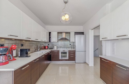 Saronida Villa | Terrific 4-bedroom villa with 2pools in lovely Saronida
