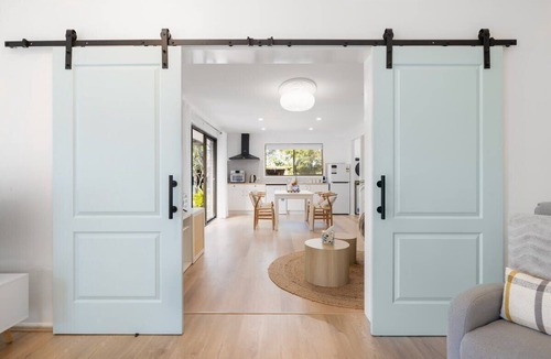 Upper Coomera House | The 2BR Farm Escape, idyllic scenery,peaceful tour