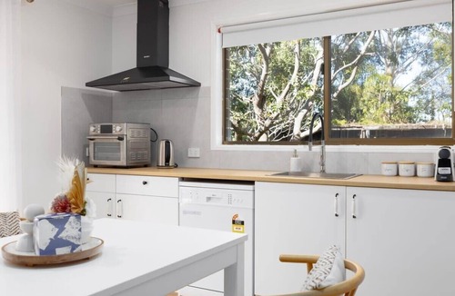 Upper Coomera House | The 2BR Farm Escape, idyllic scenery,peaceful tour