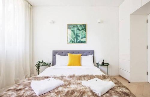 Alexandria Apartment | 'The Fern' Bright Urban Escape near Dining & Shops