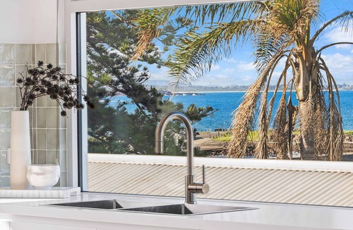 Shellharbour House | The Grand Ocean Vista - Heated Pool, Spa, Lift, Luxury Accommodation