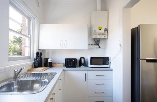 Glebe House | The "Heri" a 2Bed Glebe Retreat with Garden, BBQ & Free Parking