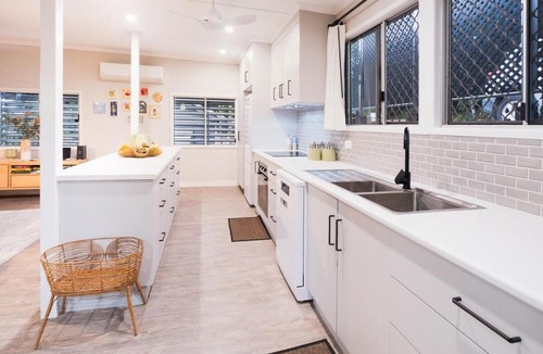 Flying Fish Point House | The Point