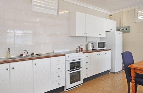 Fishing Point Apartment | The Studio on the Lake @ Fishing Point, Lake Macquarie - honestly put the line in and catch fish