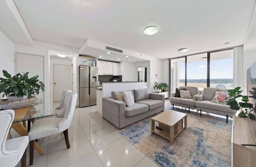 Parramatta CBD Apartment | The Viewpoint | Elegant 2BR Stay with Parking