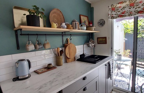Eimeo Cottage | The West Wing Studio, a beautiful sanctuary near Eimeo Beach