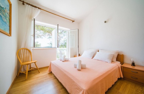 Lumbarda Apartment | Three bedroom apartment near beach Lumbarda, Korčula (A-135-a)