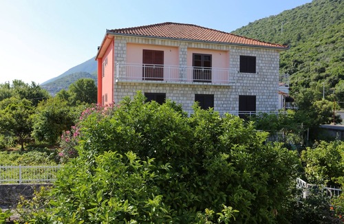 Trpanj Apartment | Three bedroom apartment with balcony Trpanj, Pelješac (A-10148-a)