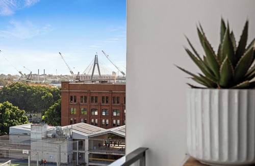 Ultimo Apartment | Top Floor Central Apartment Stunning Sunset Views