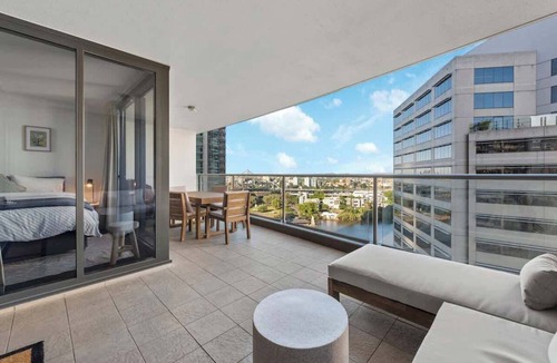 Brisbane Central Business District Apartment | Top of the Town! 2Bed/2Bath/1Car/Balcony/Views~CBD