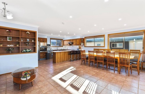 Toukley House | Toukley Gem Near Budgewoi Lake/Pool/Spa/Pool Table