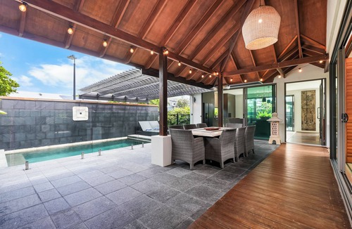 Mount Coolum House | Tranquil Beach Side Retreat - Inquire 4 Long Stay Discounts