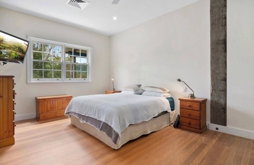 Lower Portland Other | Tranquil country homestead retreat set above the Colo River