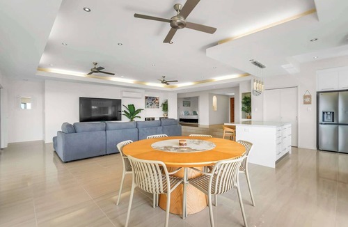 Smithfield House | Tranquillity - Poolside Sanctuary & Rainforest Views