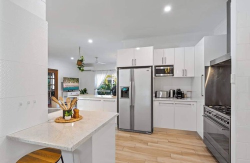 Trinity Beach House | Trinity Charm—Beachside Family Getaway with Pool