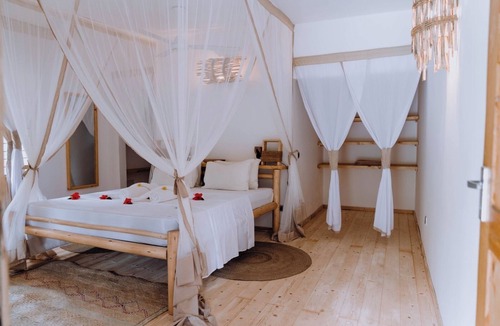 Bwejuu Hotel | Tsunami village