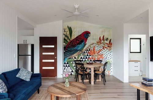 Rathdowney Cabin | Tuckeroo Cottages - Rosella Cottage