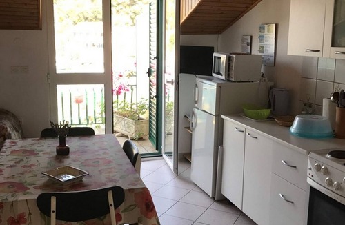 Zaklopatica Apartment | Two bedroom apartment with terrace and sea view Zaklopatica, Lastovo (A-13214-c)