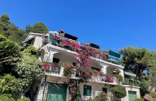 Zaklopatica Apartment | Two bedroom apartment with terrace and sea view Zaklopatica, Lastovo (A-13214-c)