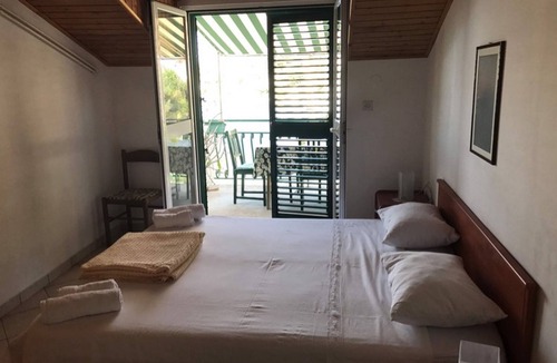 Zaklopatica Apartment | Two bedroom apartment with terrace and sea view Zaklopatica, Lastovo (A-13214-c)