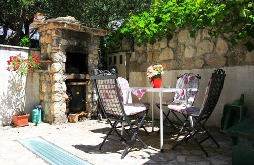 Ratac Apartment | Two bedroom apartment with balcony and sea view Makarska (A-15200-d)