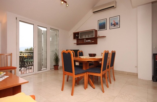 Drvenik Apartment | Two bedroom apartment near beach Drvenik Donja vala, Makarska (A-6658-a)