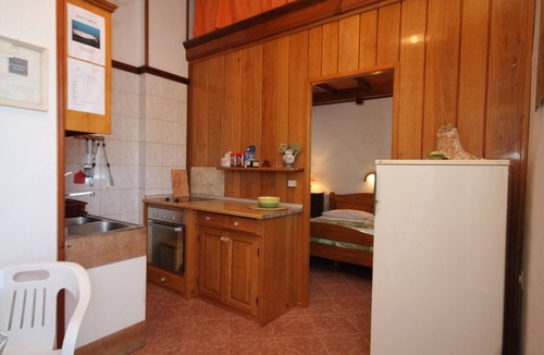 Zaklopatica Apartment | Two bedroom apartment near beach Zaklopatica, Lastovo (A-8346-a)